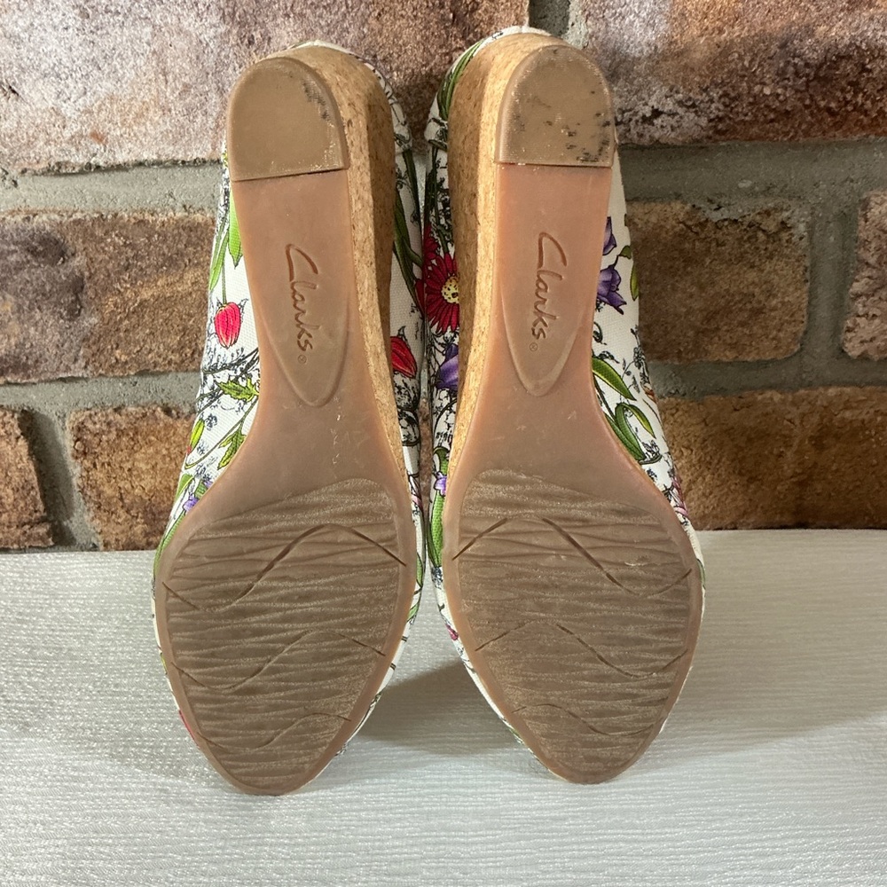 CLARKS “Burmese Art” Floral Peep-Toe Cork Wedge Sandals - Picture 8 of 13